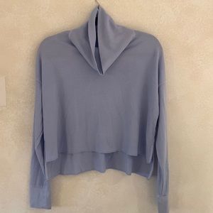 Women’s American Eagle lightweight light blue turtleneck. NWT